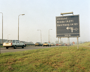800806 Afbeelding van het wegwijzerbord naast de Rijksweg A28 te Utrecht ter hoogte van het verkeersplein Rijnsweerd; ...